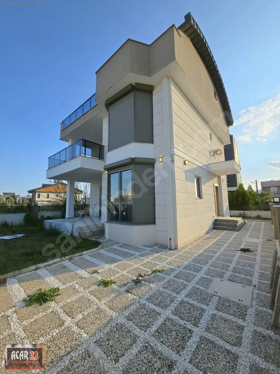 Villa · 5+1 · 260 m² · Yeniköy